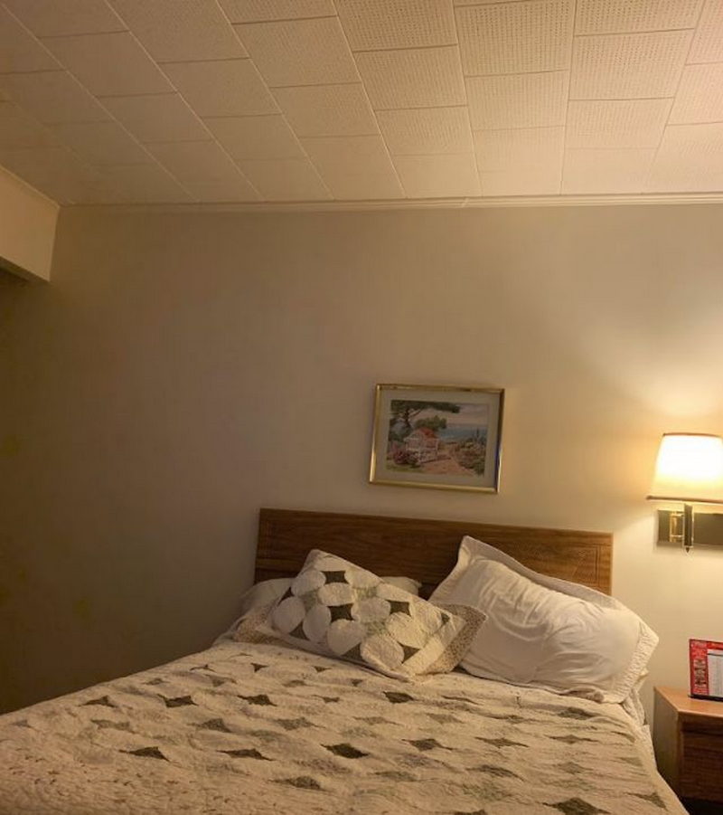 Bel-Aire Motel (Belaire Motel) - From Web Listing (newer photo)